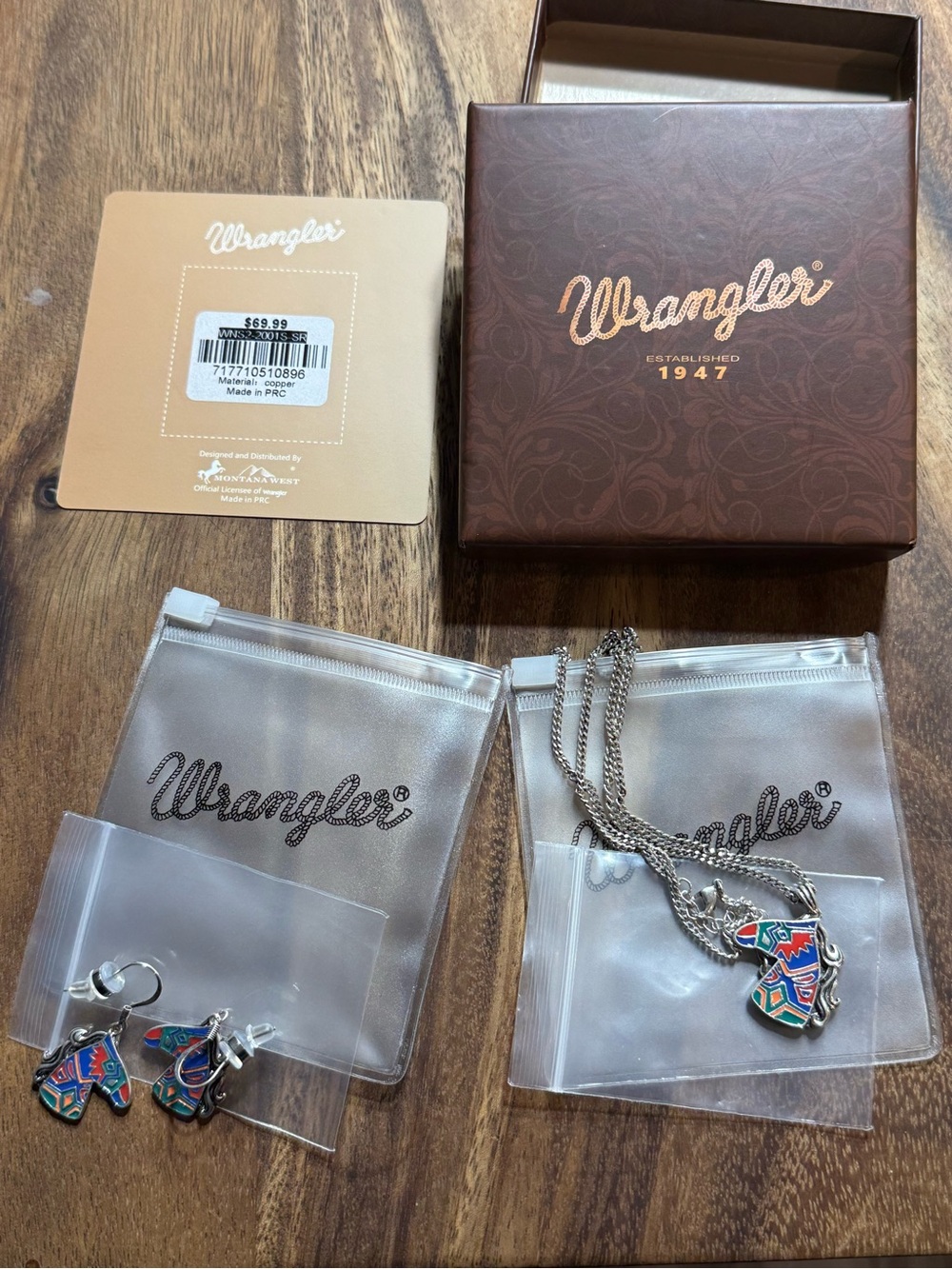 Wrangler horse necklace and earrings set